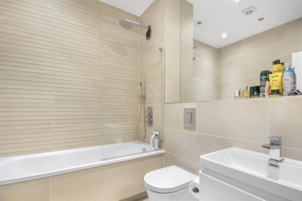 Apartment in Bracknell - More