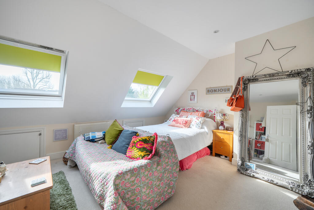 House in Tandridge, Farleigh, Chelsham and Farleigh - More