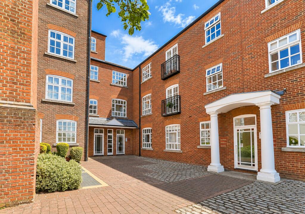 Main image of property: Milliners Court, Lattimore Road, St Albans, Herts, AL1
