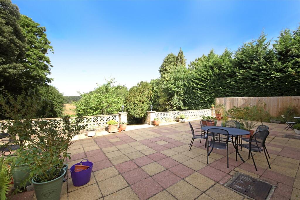 House in Slough - View 5