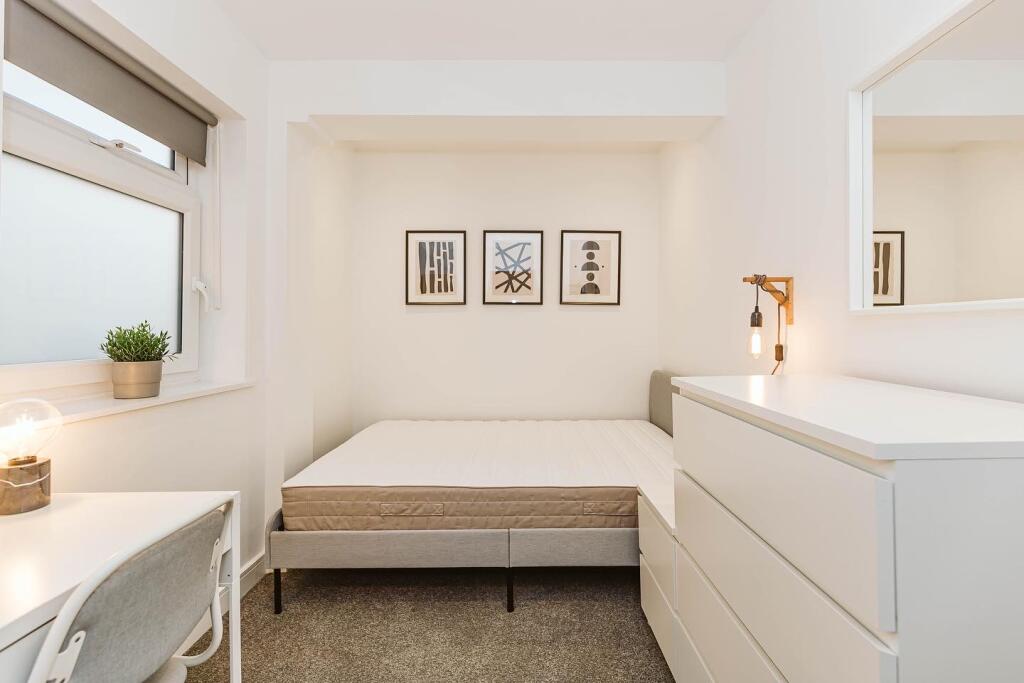 Main image of property: 15 Eighth Avenue, Bristol, Bristol