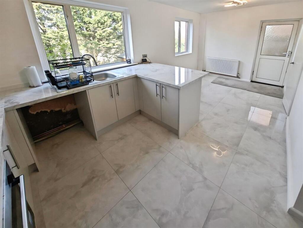 House in Chatham, Medway - View 5