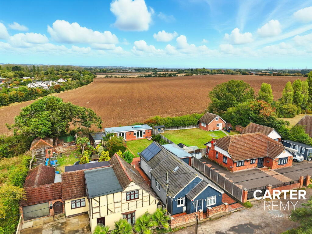 Clifton Road, Bowers Gifford, Basildon, SS13 2LE photo 3