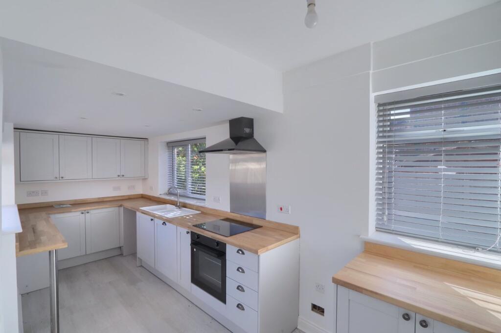 Oakdene Avenue, Stockton-On-Tees, TS18 photo 3