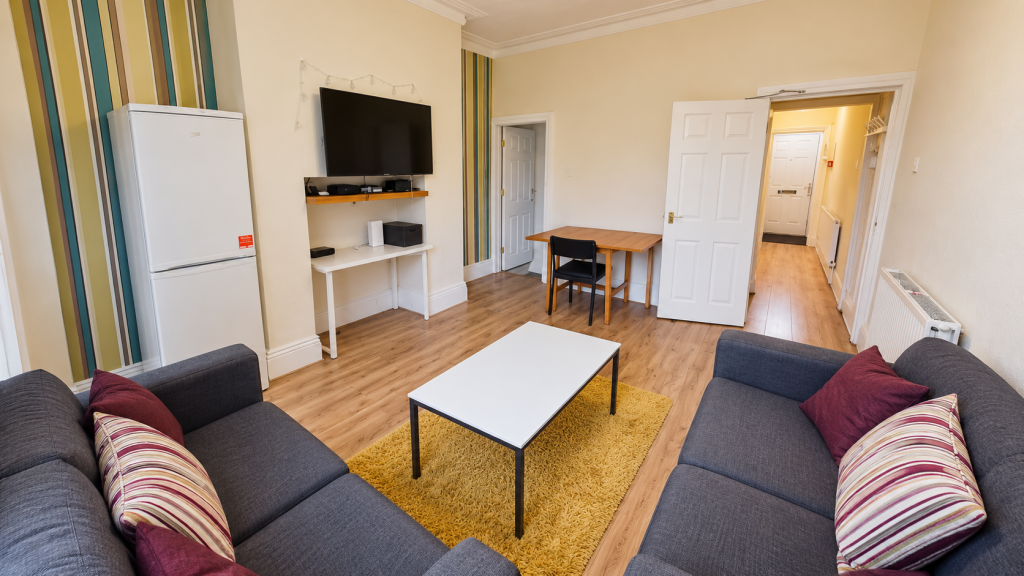 House in Leeds - View 2