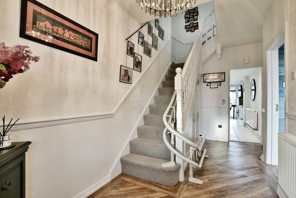 Foxland Road, Gatley, Cheadle, Greater Manchester, SK8 photo 3