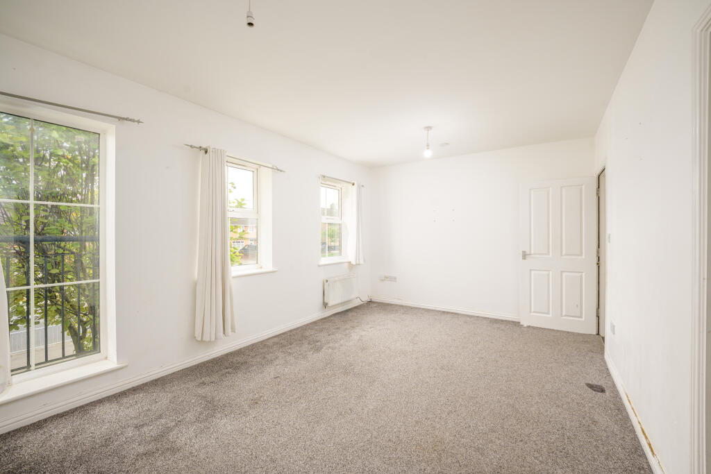 Apartment in Birmingham, Buckland End - View 3