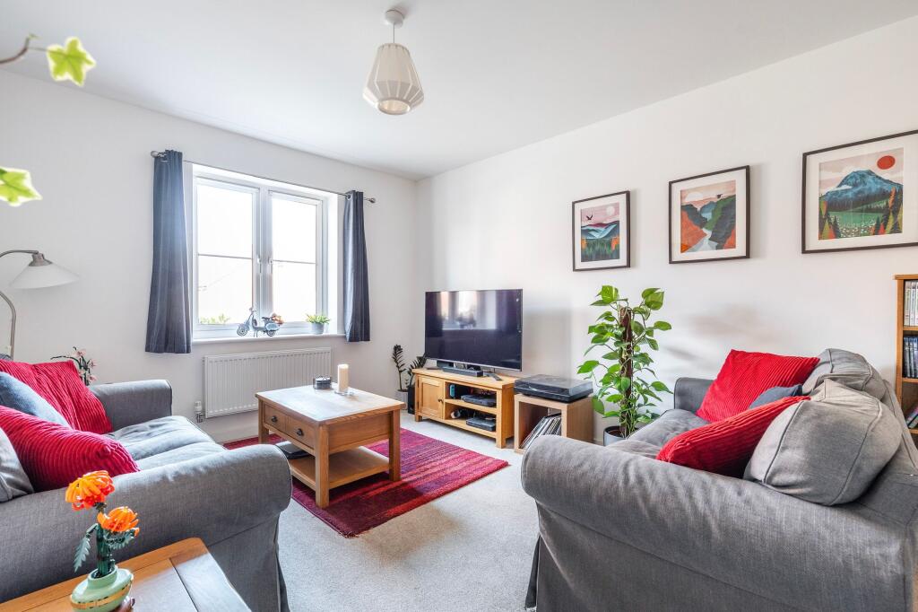 House in Norwich, Roundhouse Park, Cringleford - More