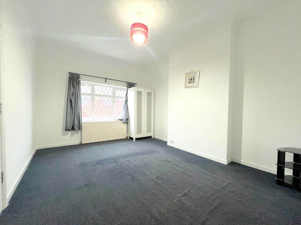 House in Southend-on-Sea - View 4