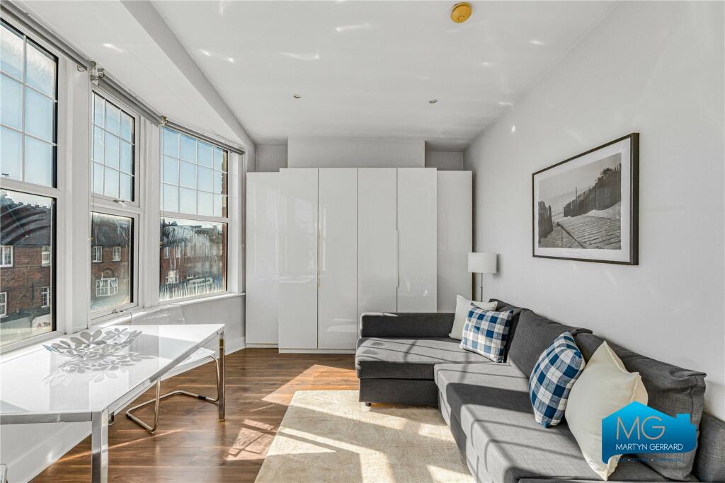 Main image of property: Green Lanes, London, N21