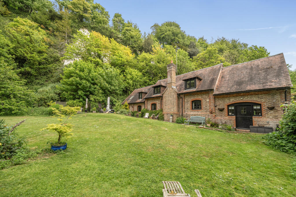 Main image of property: Offham, Arundel, BN18