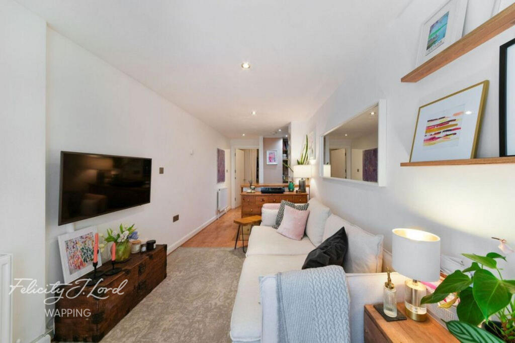 Apartment in London, Ratcliffe, Stepney - More