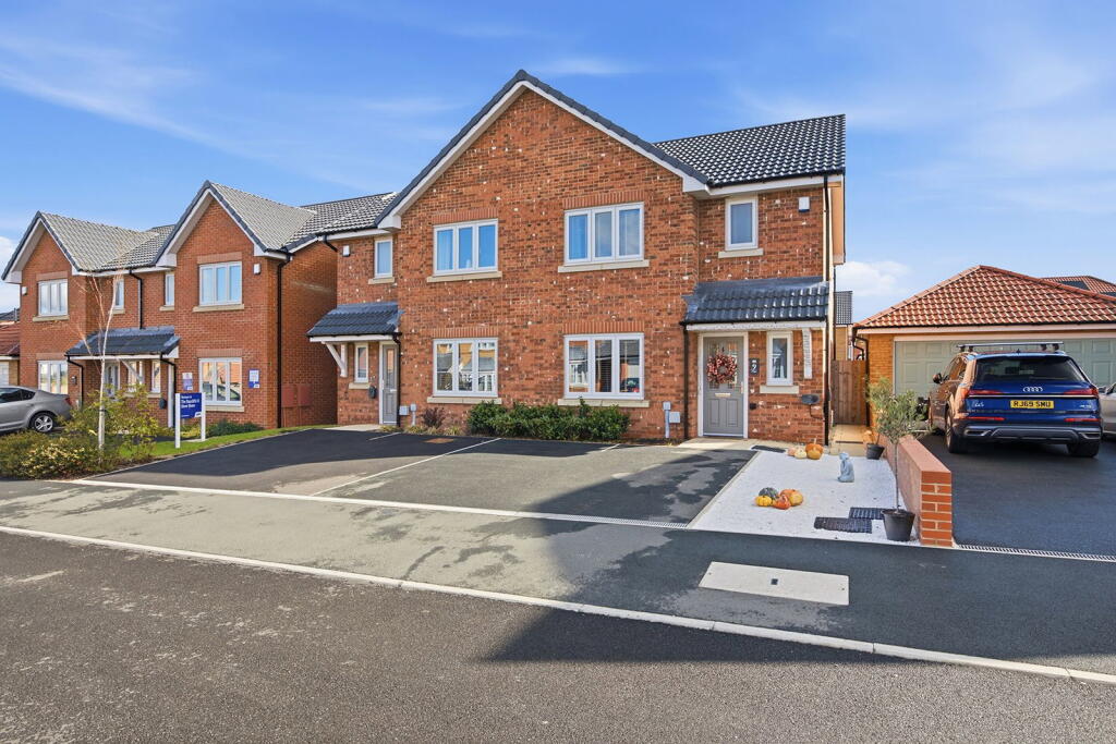 3-bed semi-detached on Cypress Avenue, Maltby, South Yorkshire, S66, £265,000