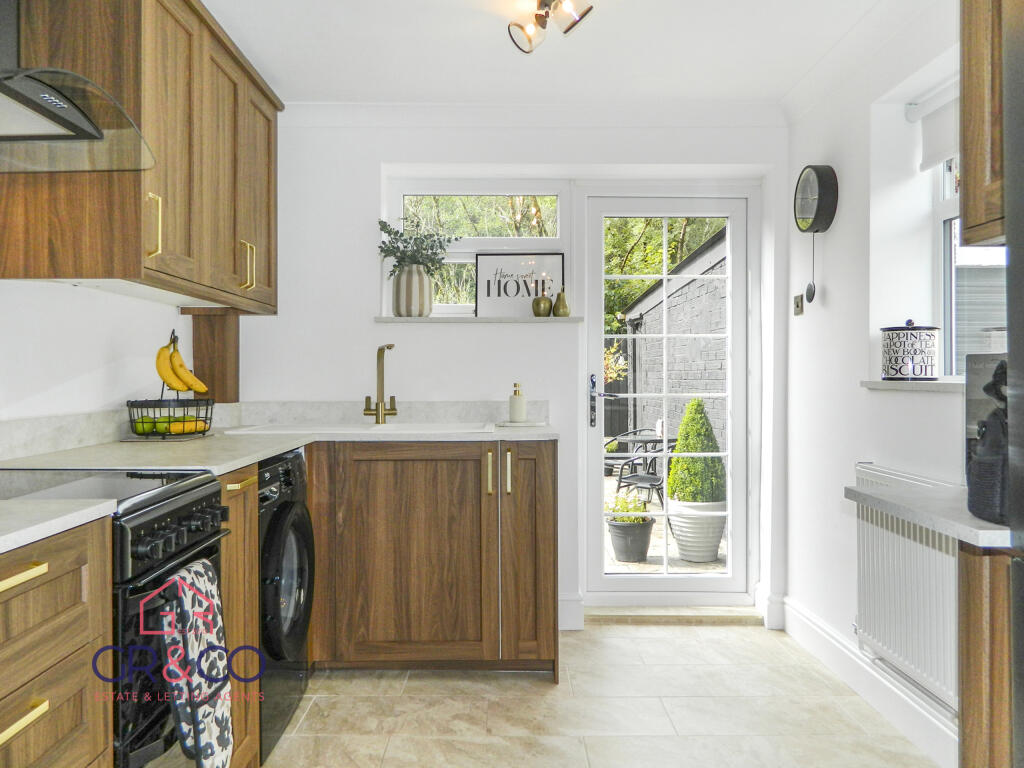 House in Newport - View 2