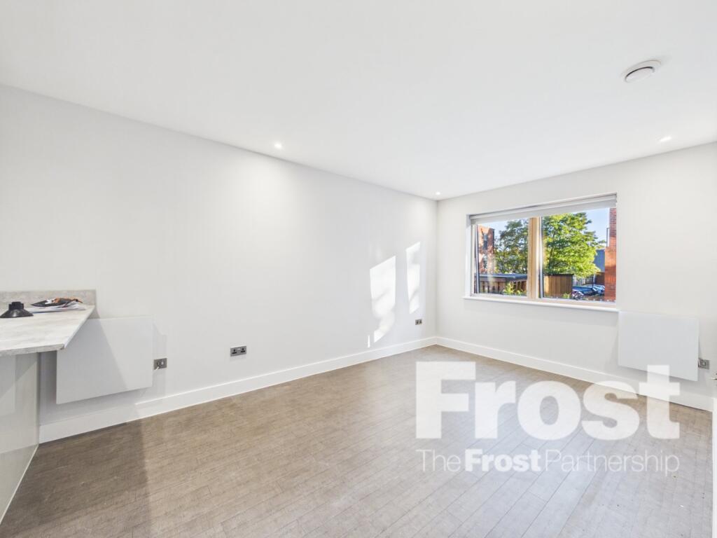 Apartment in Slough - View 3