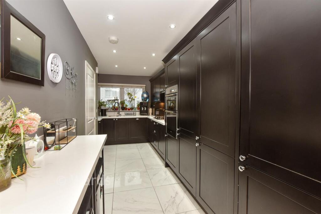 House in Folkestone and Hythe, Park Farm, Folkestone - View 4