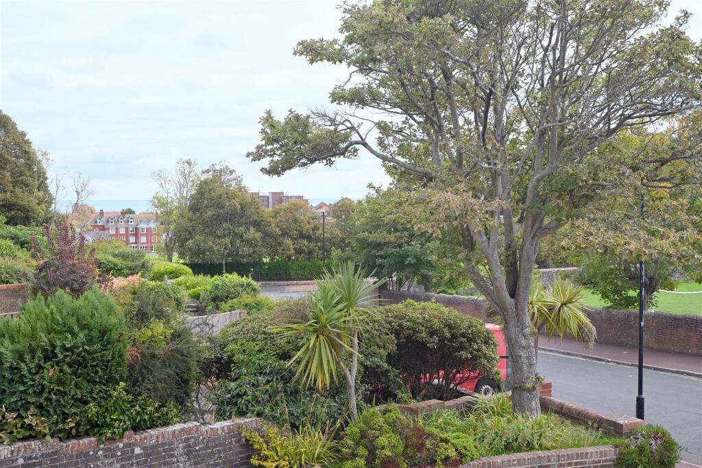 House in Brighton - View 5
