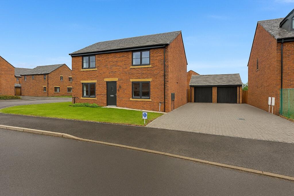 Main image of property: Weavers Grange, London Road, Bozeat, NN29