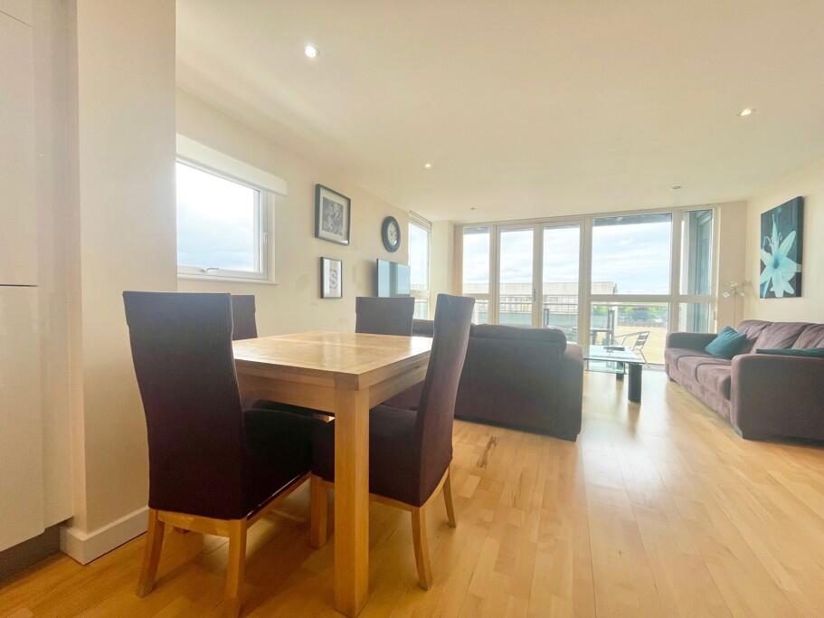 Apartment in Milton Keynes - More