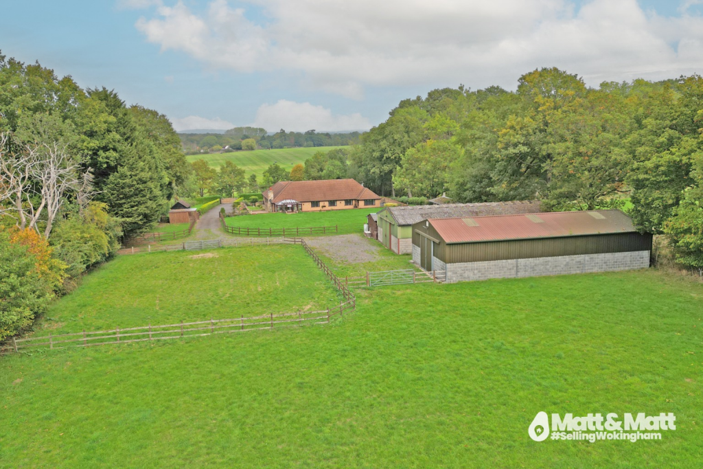 House in Binfield, Bracknell Forest - View 2