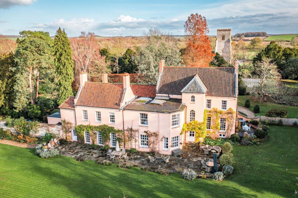 Main image of property: Distinguished Georgian Home in a Substantial Plot in Hillington