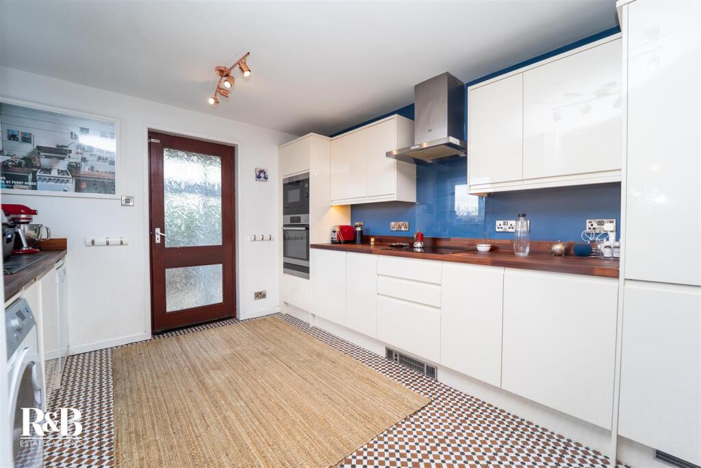 Haverbreaks Place, Lancaster photo 4