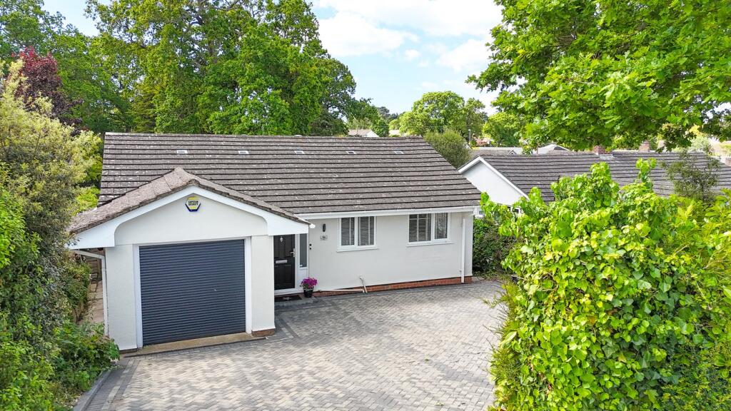 Main image of property: Smugglers Lane South, Highcliffe, Christchurch, BH23