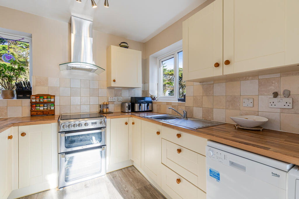 Camperdown Road, Salcombe, Devon photo 4