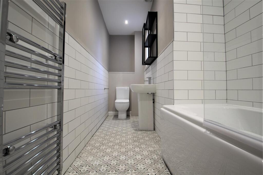 Apartment in Leeds, West Yorkshire - View 5
