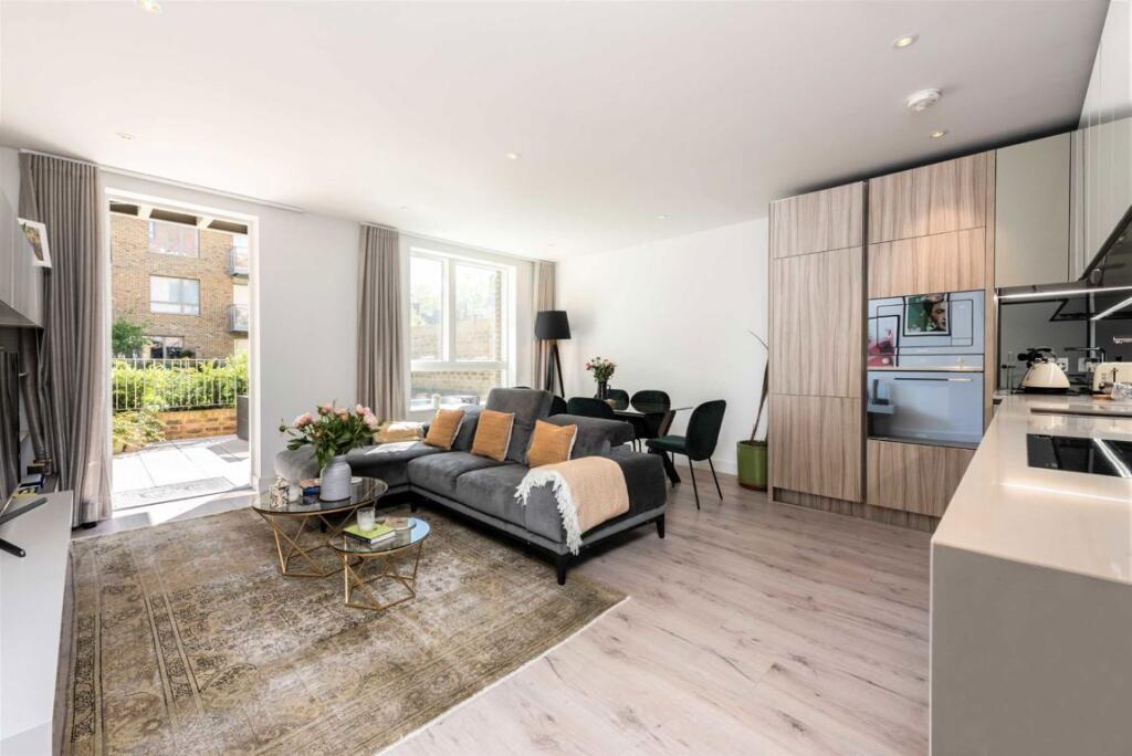 Main image of property: High Street, London