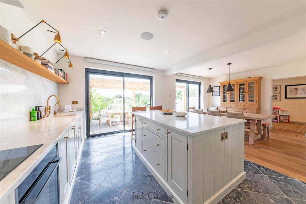 House in Tonbridge - View 5