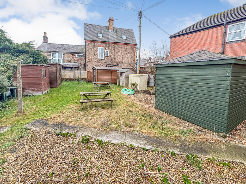 Flat 5
168 Quay Road, Bridlington, YO16 4JE photo 5