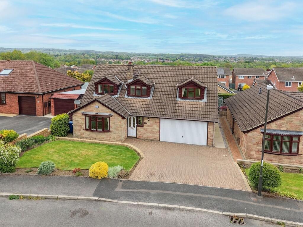 Main image of property: Halesworth Close, Chesterfield, S40