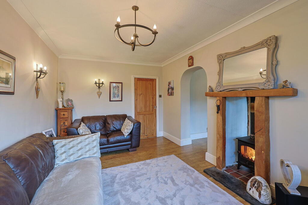 HIMLEY VILLAGE, Bridgnorth Road photo 4