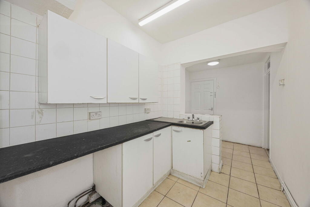Blake Avenue, Barking, IG11 photo 3