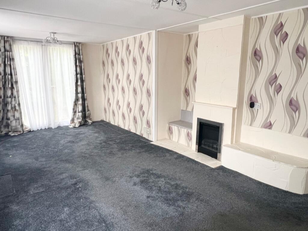 Lime Kiln Lane, Holbury, Southampton, Hampshire, SO45 photo 4