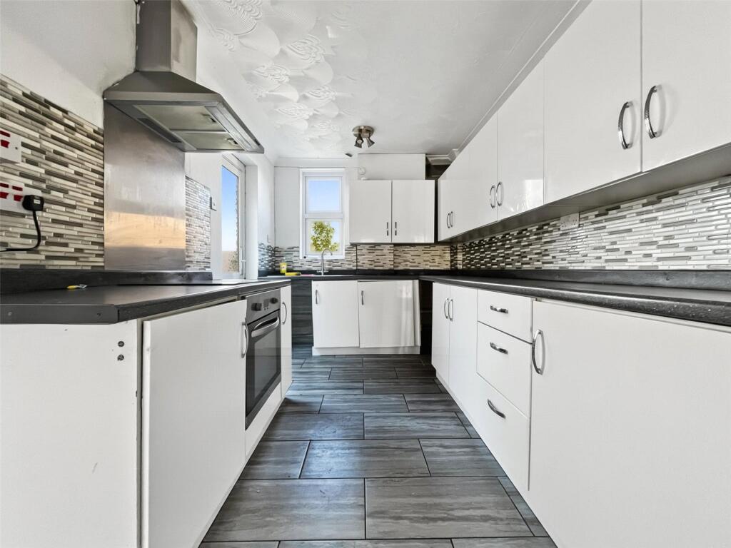 House in Gillingham, Hale - View 3