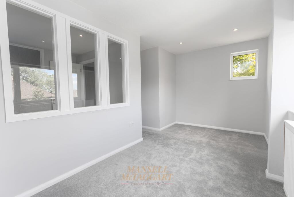 Apartment in East Grinstead, North End - More