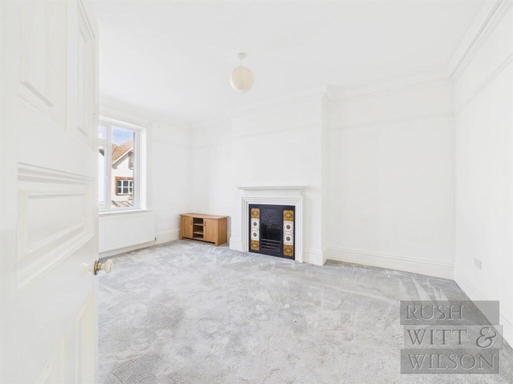 Apartment in Bexhill-on-Sea, Collington - View 5