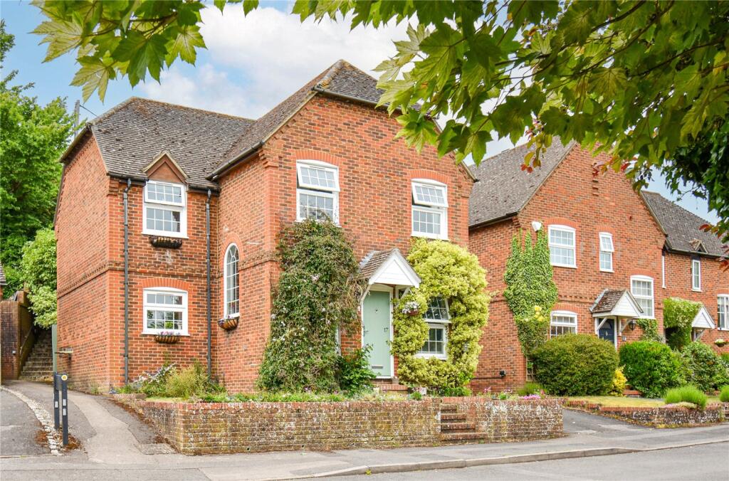 4-bed detached on The Close, Hampstead Norreys, Thatcham, Berkshire, RG18, £535,000