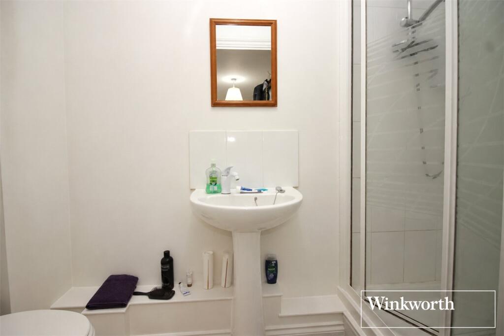 Apartment in Watford - More
