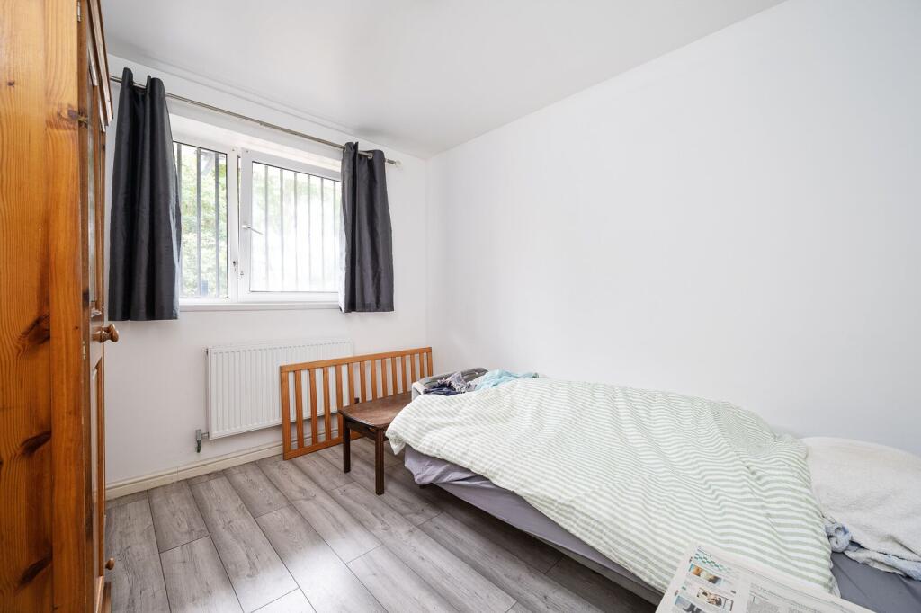 Apartment in London, Bancroft Estate, Bethnal Green - View 5