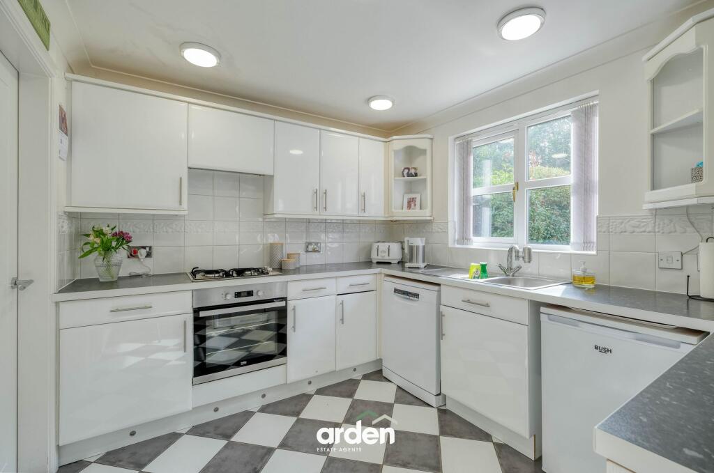Lily Green Lane, Redditch, B97 photo 5