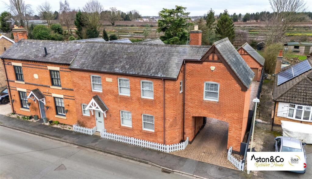 5-bed detached on New Zealand Lane, Queniborough, Leicester, £625,000