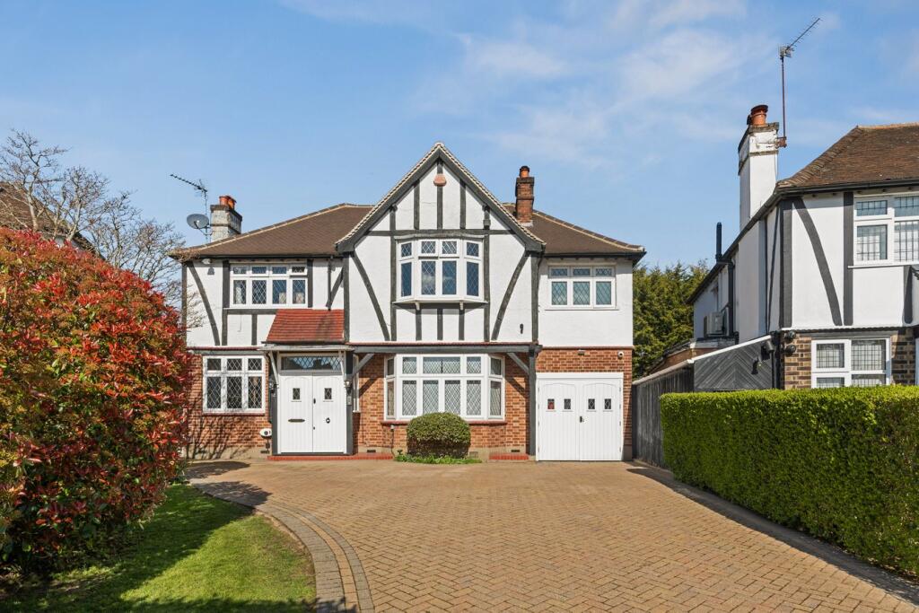 Main image of property: Oakleigh Gardens, Edgware, HA8