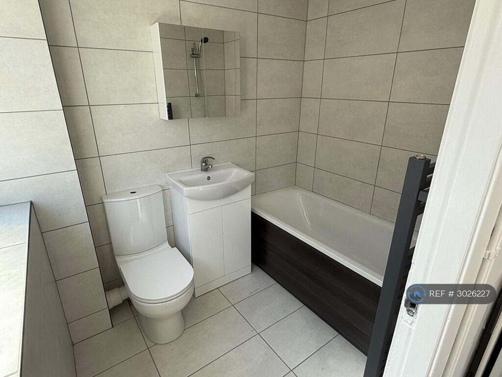 Apartment in Barnsley, South Yorkshire - View 2