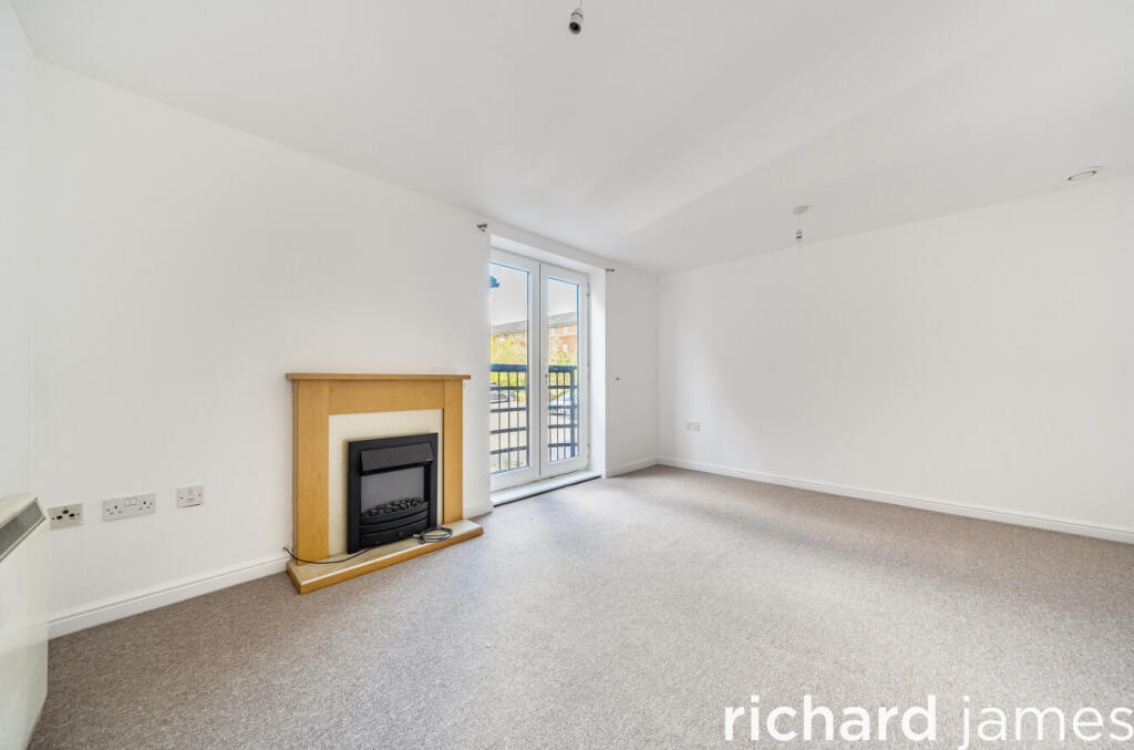 Apartment in Swindon, Churchward, Central Swindon North - View 4