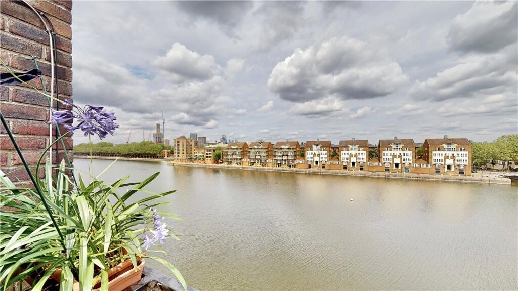 Main image of property: Rope Street, Surrey Quays, London, SE16
