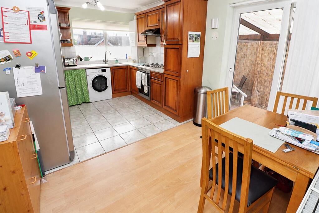House in Higham Ferrers, North Northamptonshire - More