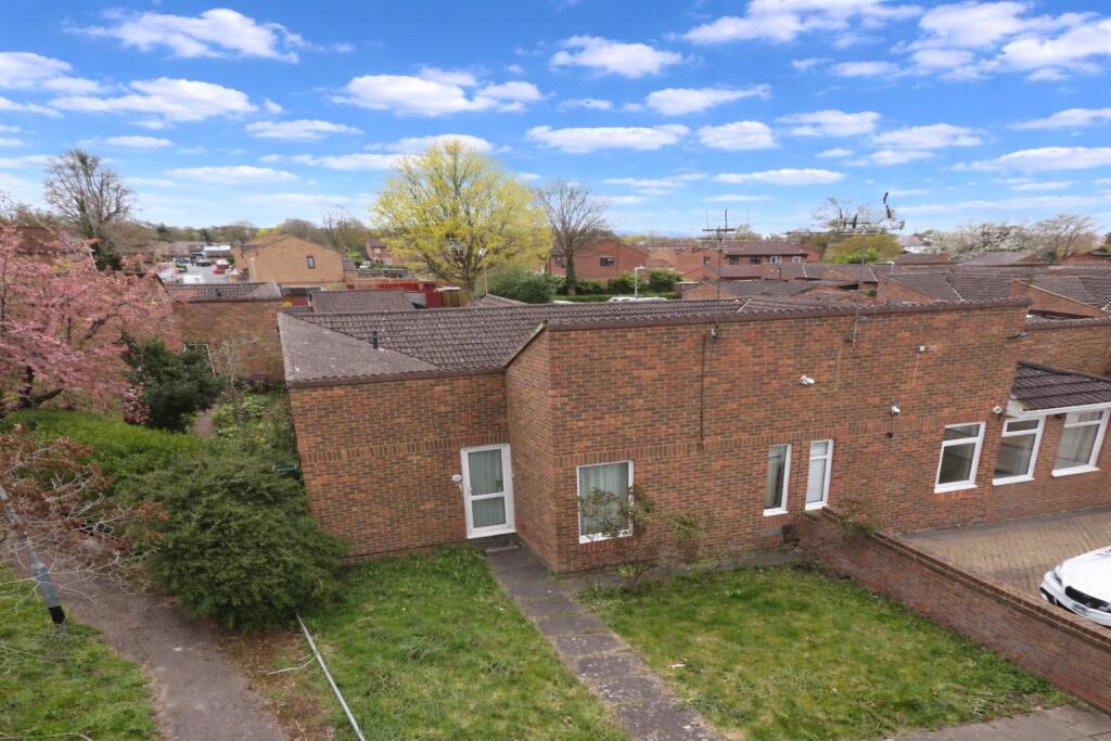 Main image of property: Hammersmith Gardens, Houghton Regis, Dunstable, Bedfordshire, LU5